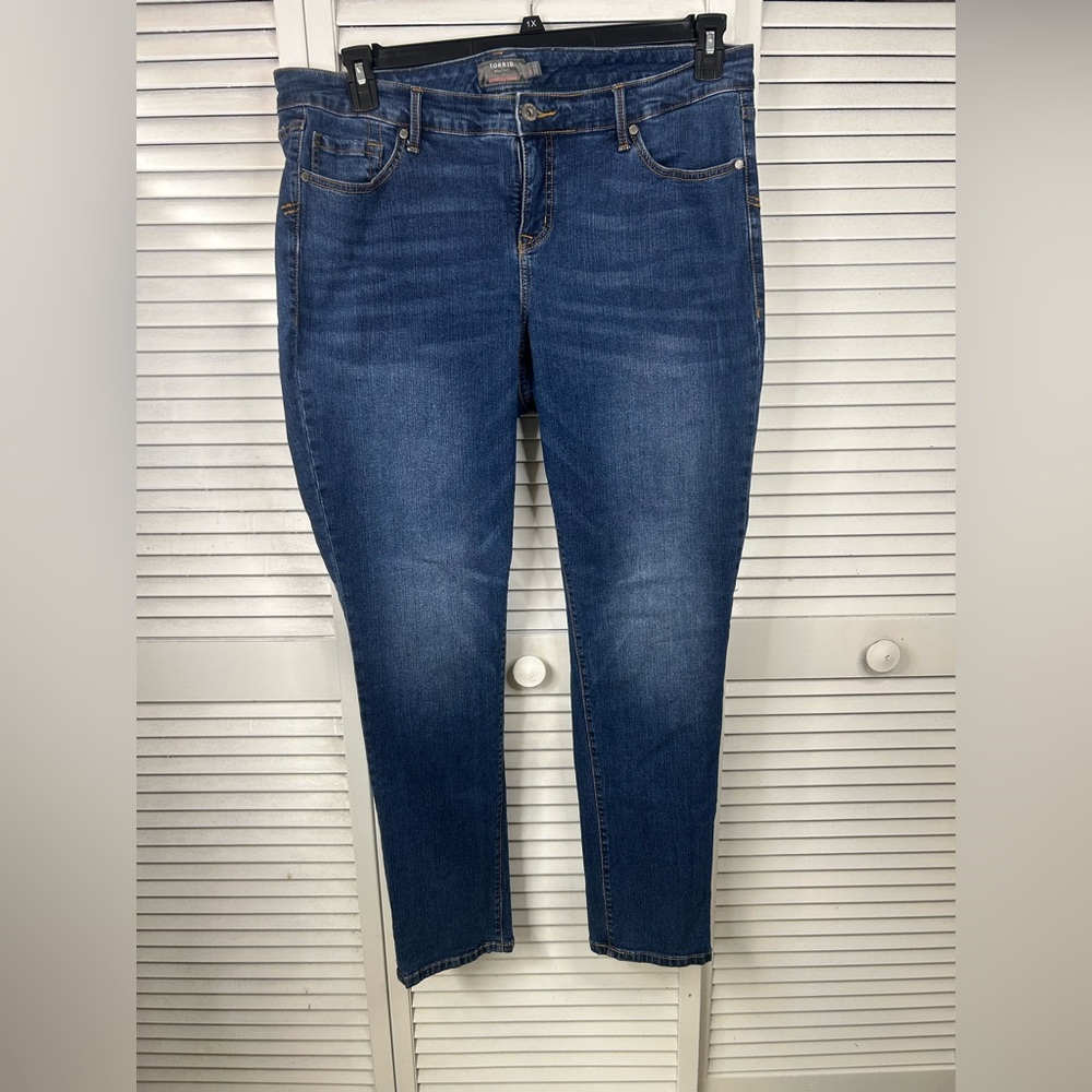 Torrid Boyfriend Straight Vintage Stretch Jeans‎ Size 18T